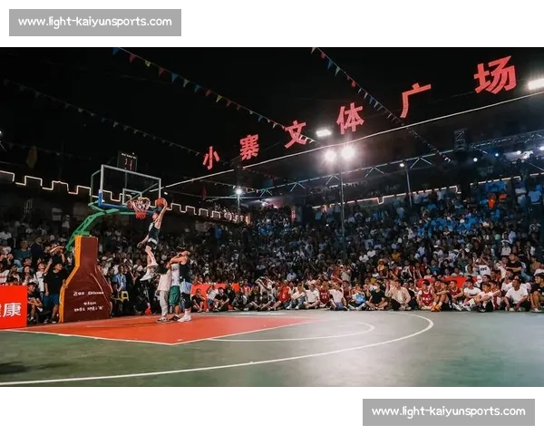 网红达人助阵村 BA 环江非遗打铁花燃爆夏夜